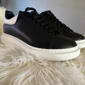 Alexander McQueen Oversized Sneakers – Black (Men’s 43.5 / US 10.5)
